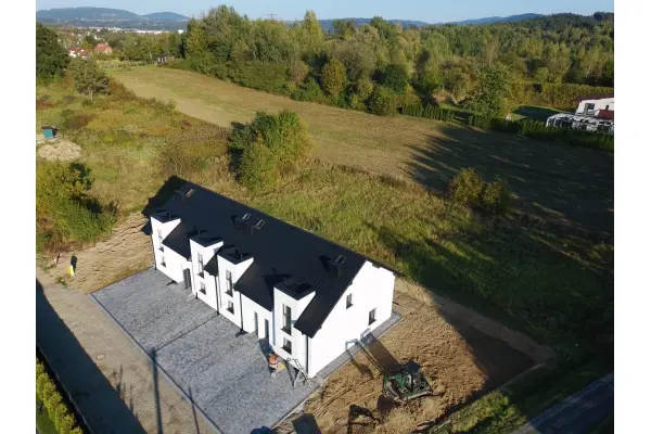 Nowy Sącz, Dom w zabudowie szeregowej z ogródkiem i miejscem postojowym. WYKOŃCZONY POD KLUCZ!!